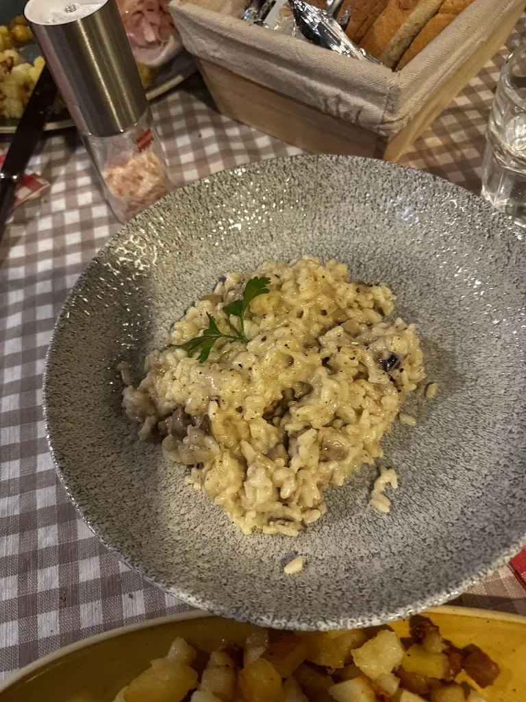 Ristorante Prosciutteria La Grolla_Saint-Vincent_slider_image_3