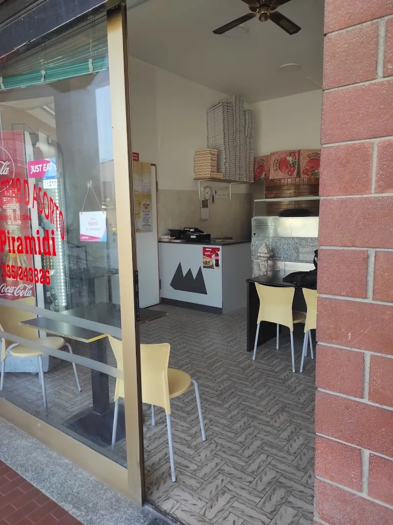 Le Piramidi restaurant in Arcene