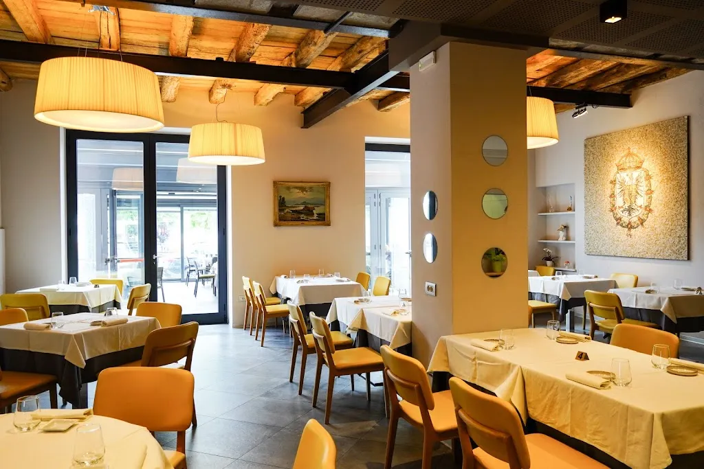 Ristorante Riva d'Angera restaurant in Angera