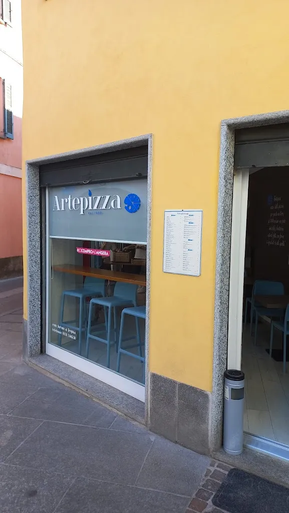 Artepizza restaurant in Angera