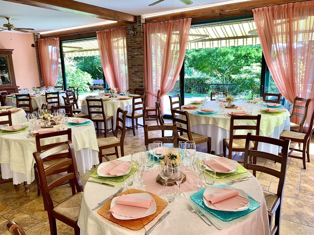 Agriturismo il Vecchio Castagno restaurant in Angera