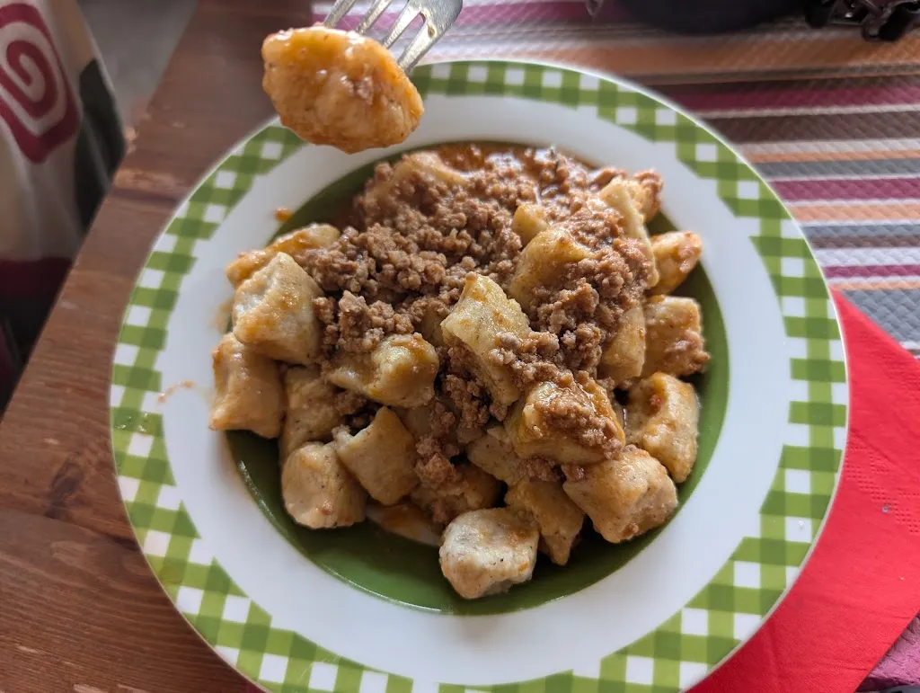 Marta Turró_Les Pleiades_Saint-Vincent_review