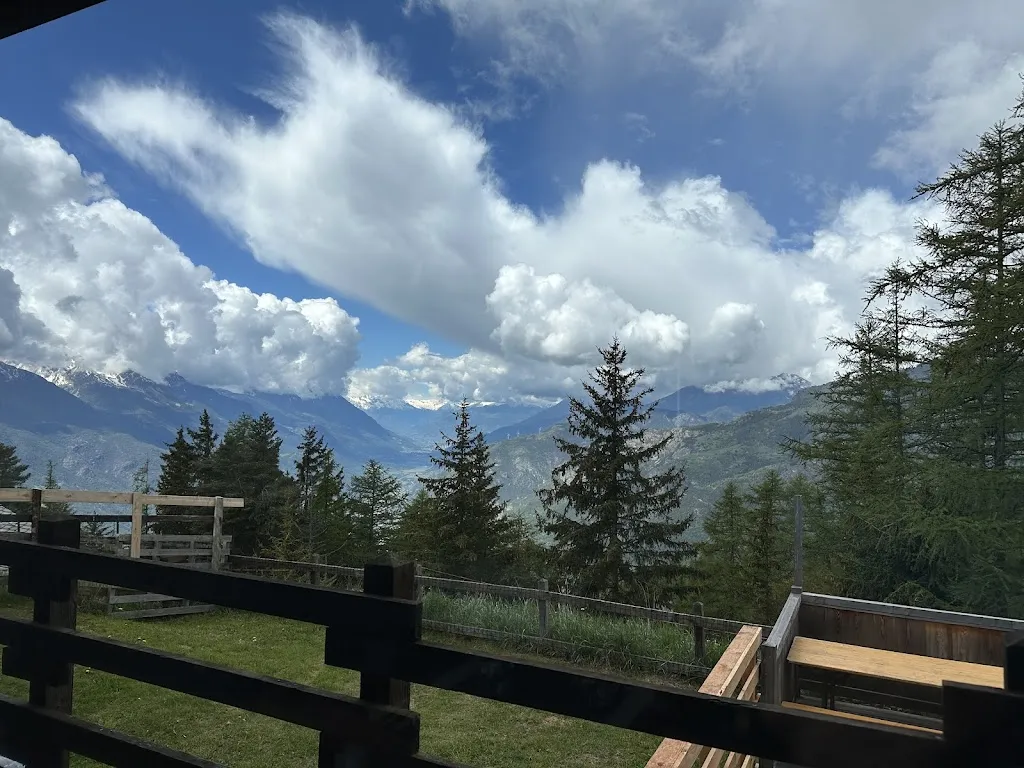 Les Pleiades_Saint-Vincent_slider_image_3