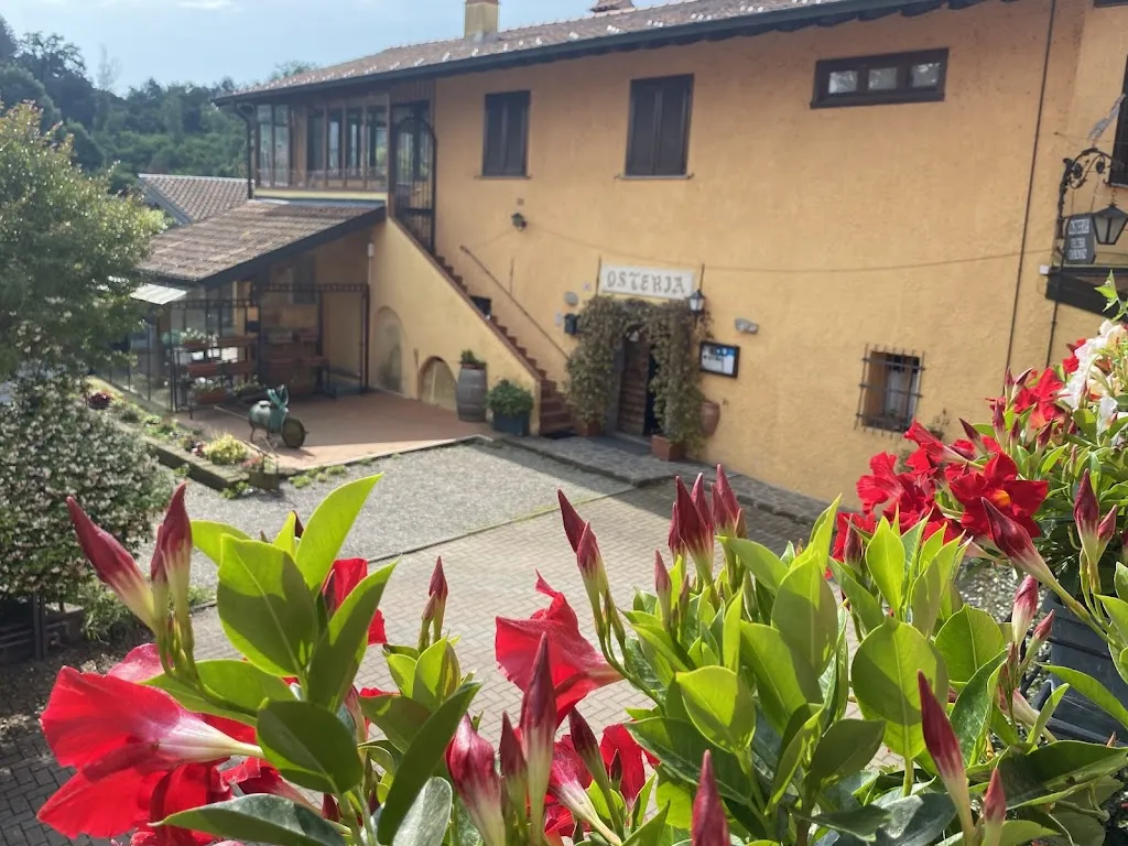 Vecchia Capronno_Angera_slider_image_3