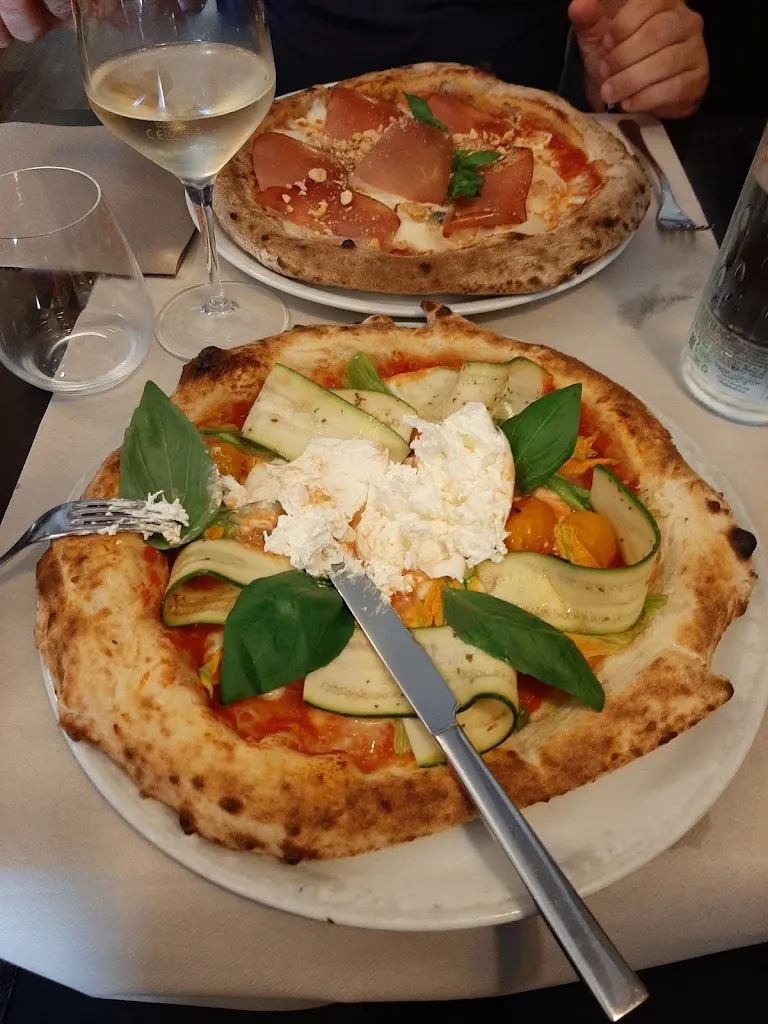 N. Papageorgiou_B&T Gourmet_Angera_review