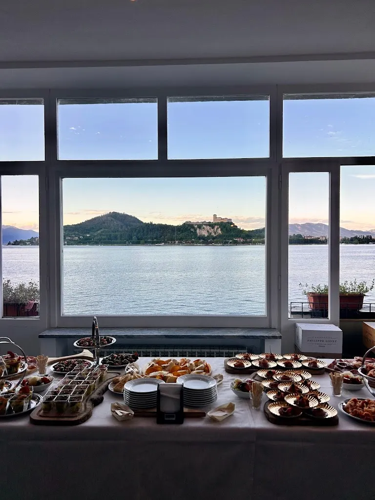 Francesca Fasano_BLU_Angera_review