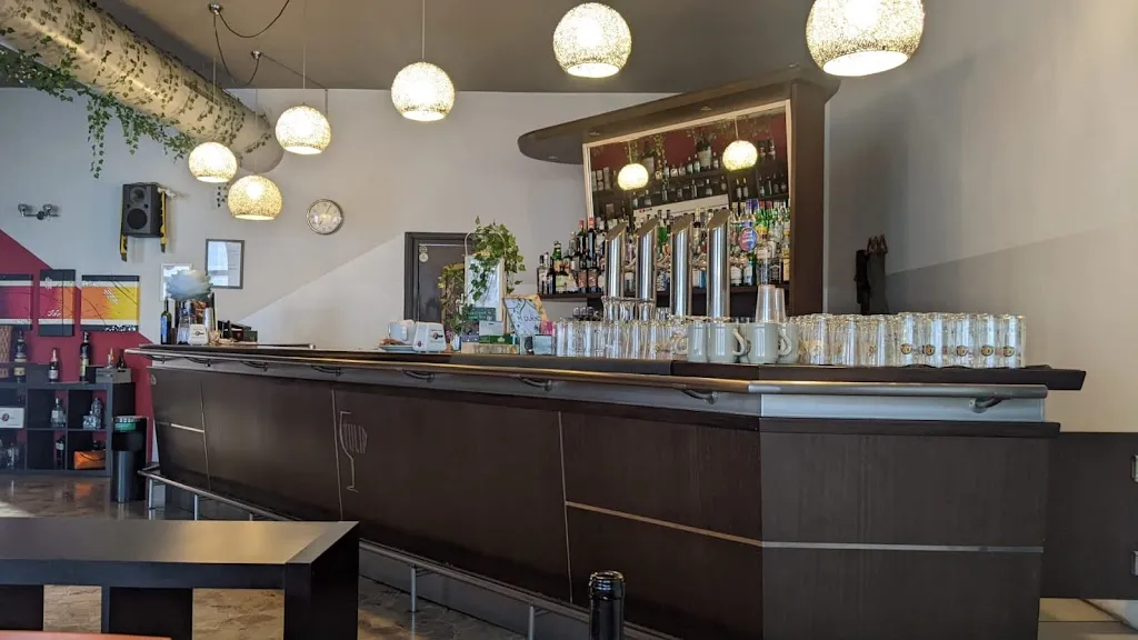 Tulip Winebar_Arconate_slider_image_1