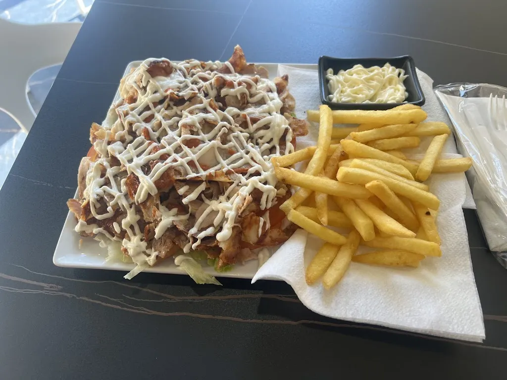 pizza cairo restaurant in Ardenno