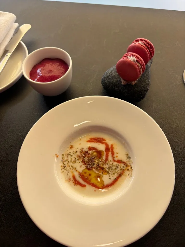 Rolf-Peter Sellheyer_Gina casa con cucina_Saint-Vincent_review