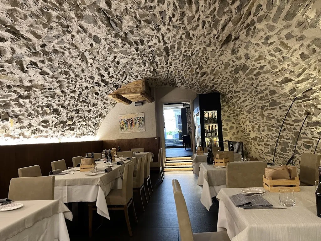 Parravicini Restaurant e Wine restaurant in Aprica