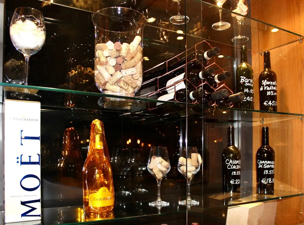 Penak Burger and Wine bar restaurant in Aprica