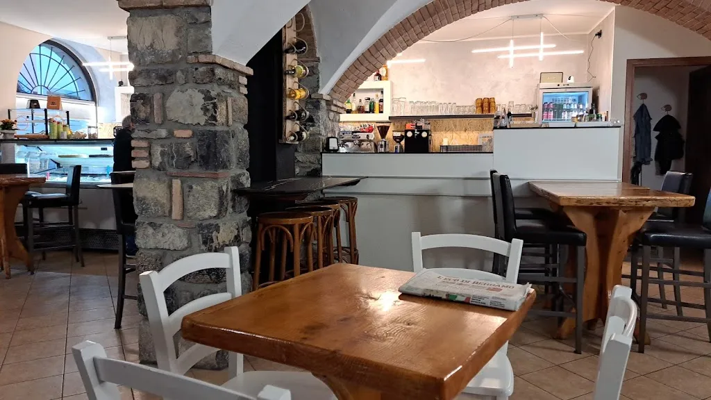 Bar piuttosto restaurant in Ardesio