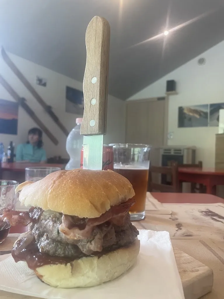 Emanuela Ferraresi_Bistrot La Luge Bar, Hamburgeria e tavola calda_Valgrisenche_recensione