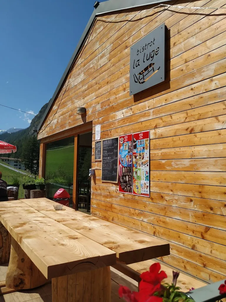 Bistrot La Luge Bar, Hamburgeria e tavola calda restaurant in Valgrisenche