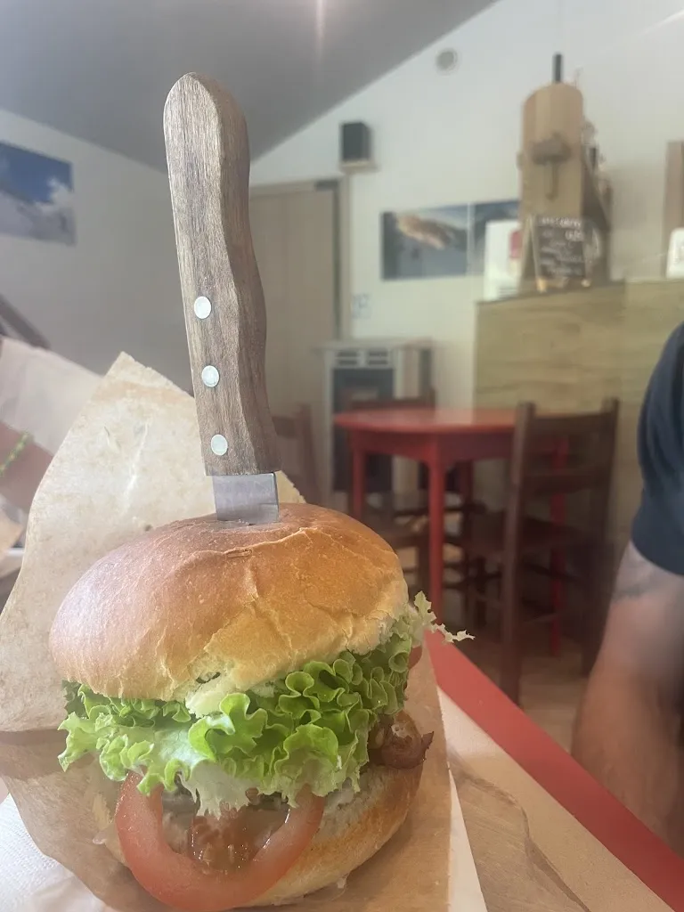 Bistrot La Luge Bar, Hamburgeria e tavola calda_Valgrisenche_slider_image_2