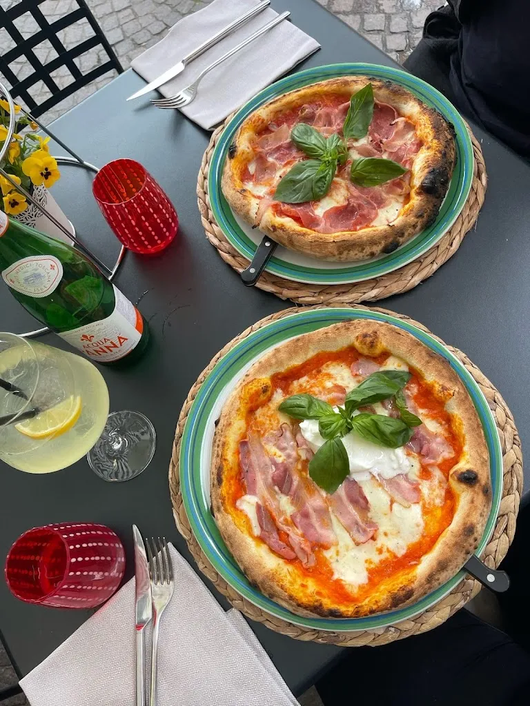 Craig Mc Neill_Piazzetta Lago Di Como_Argegno_recensione