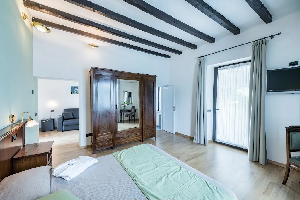 Villa Belvedere Como lake Relais e Le Restaurant in Villa_Argegno_slider_image_3