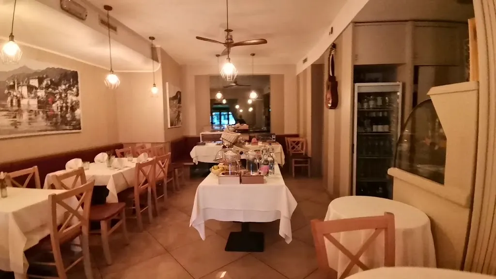Hotel Argegno restaurant in Argegno