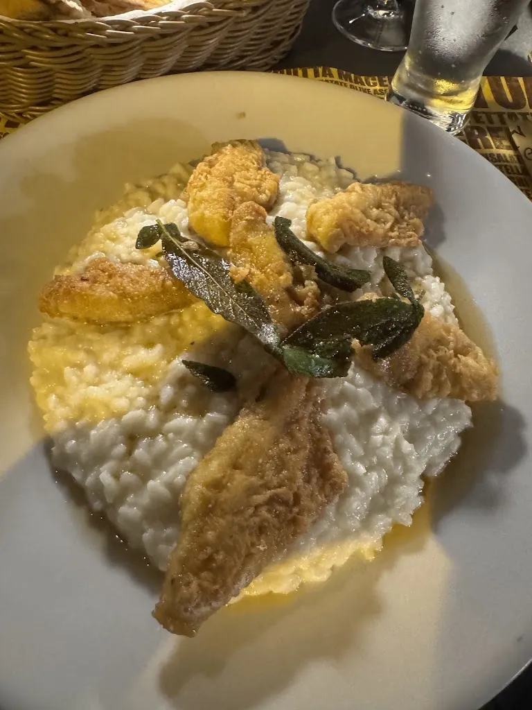 Alex Liuba_Mike - Pizza, Cucina, Kebab_Argegno_review