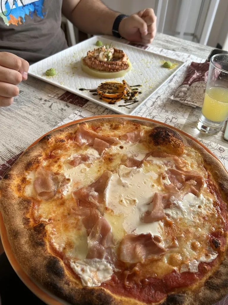 4BT Albatraoz_Mike - Pizza, Cucina, Kebab_Argegno_review