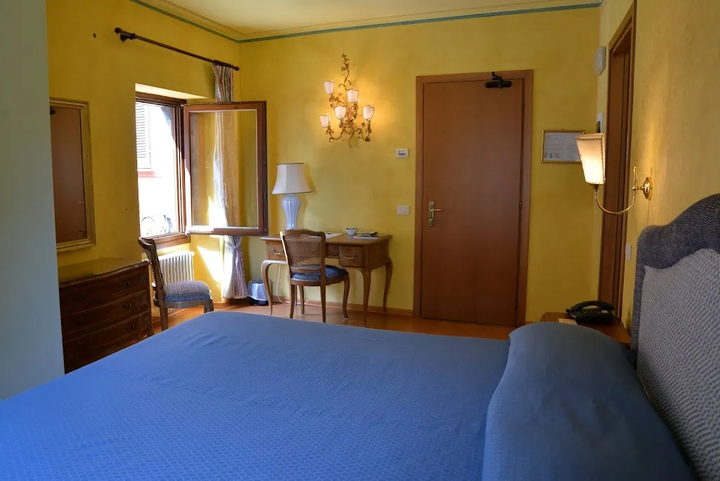 Hotel Ristorante La Griglia Lago Di Como restaurant in Argegno