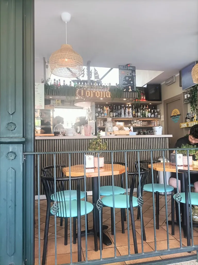 The Port Cafè_Argegno_slider_image_3