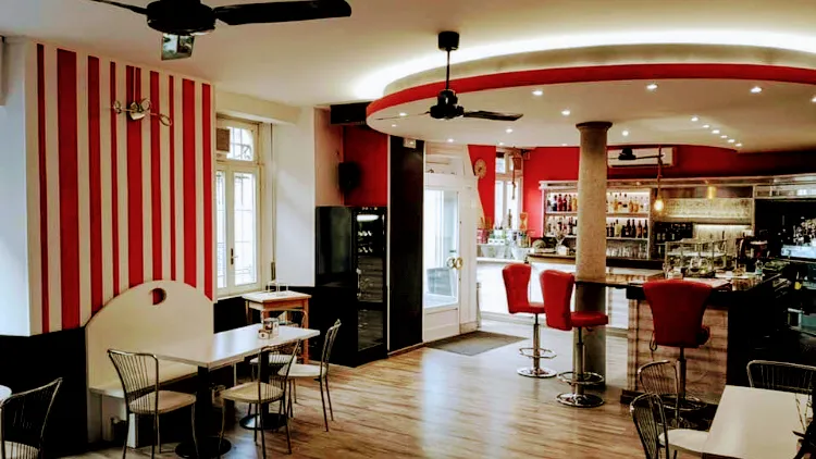 Lo Sfizio Cafè restaurant in Arsago Seprio