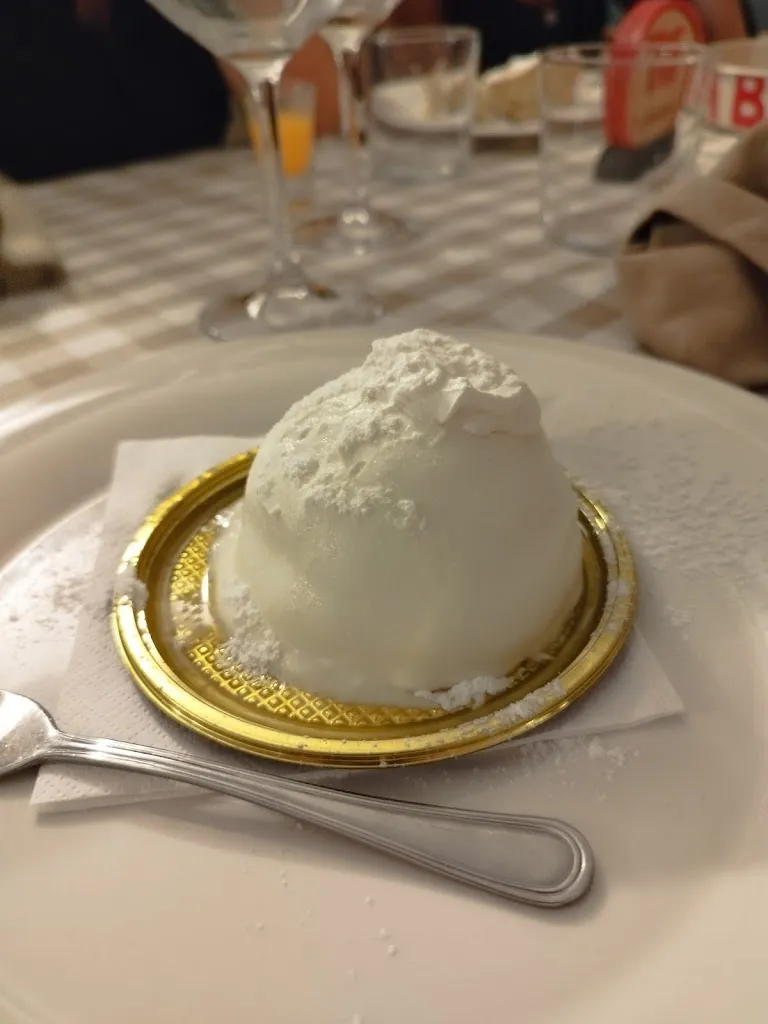 Roberto Caflisch_Pullecenella _Arluno_review