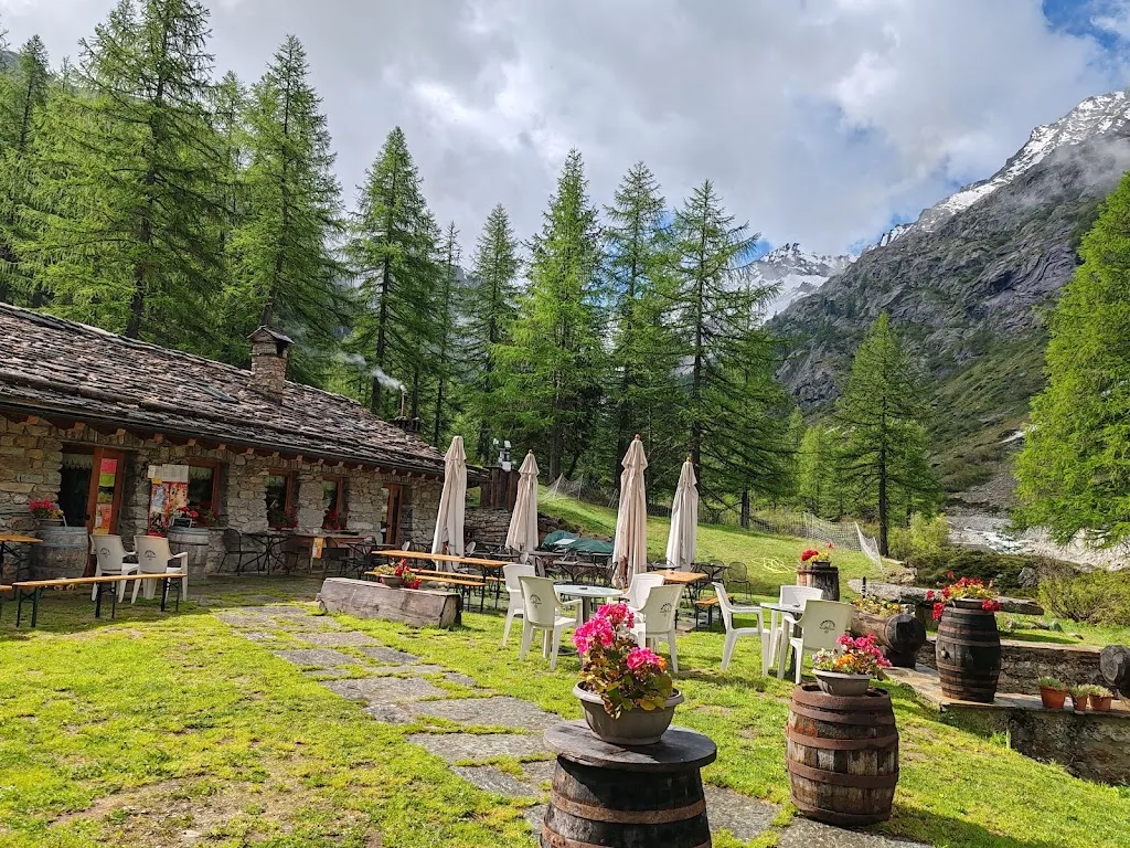 Rifugio Tetras Lyre - Campo Base Gran Paradiso_Valsavarenche_slider_image_1