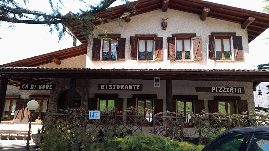 Cà di bore restaurant in Aviatico