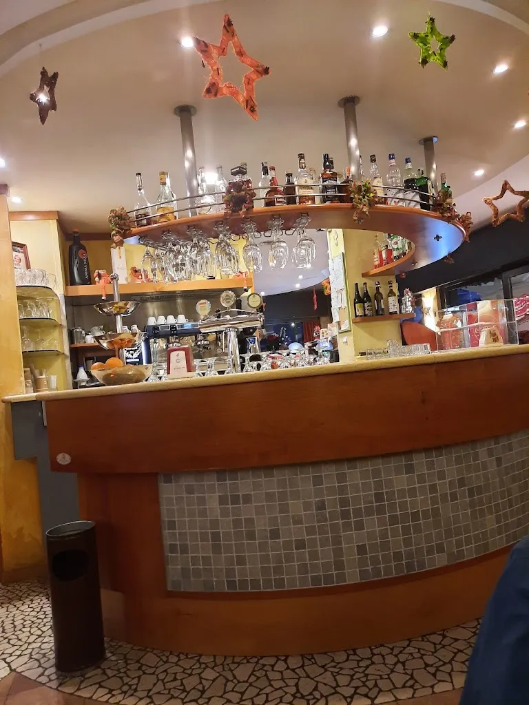 Tobacco Bar Ricevitoria Carrara Leonardo_Aviatico_slider_image_1