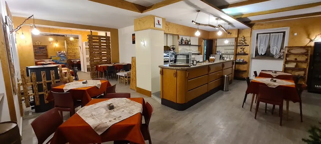 Tre Corone 1885 Pizzeria Bar Trattoria...e non solo restaurant in Aviatico