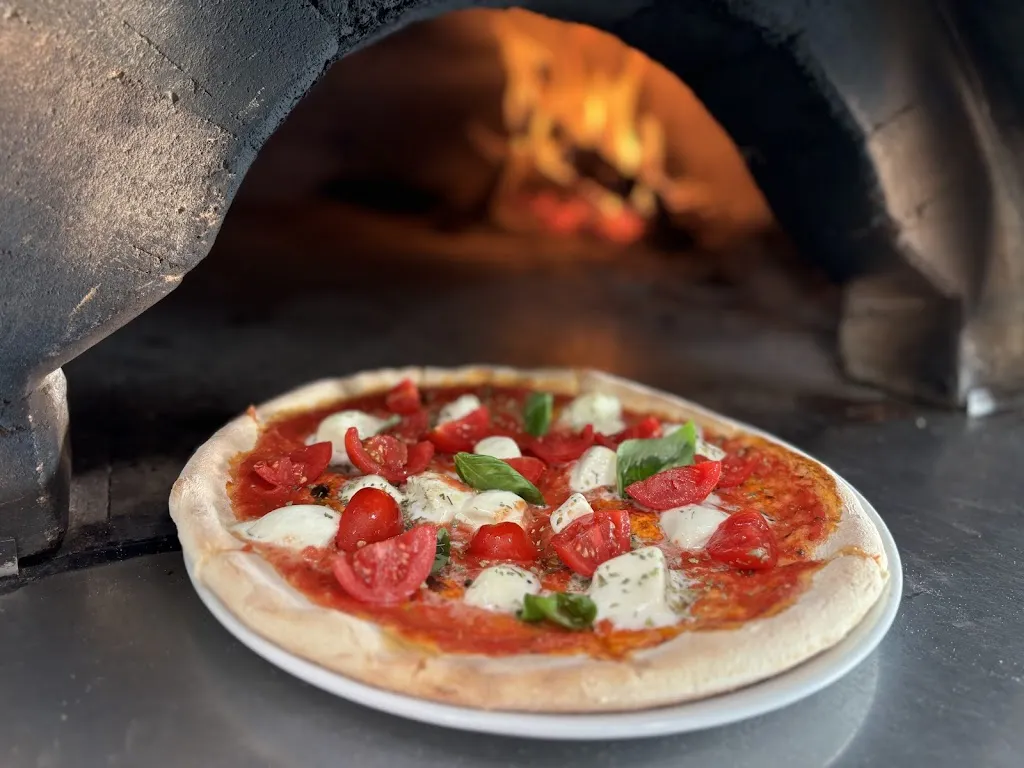 Pizzeria Il Drago Verde_Assago_slider_image_2