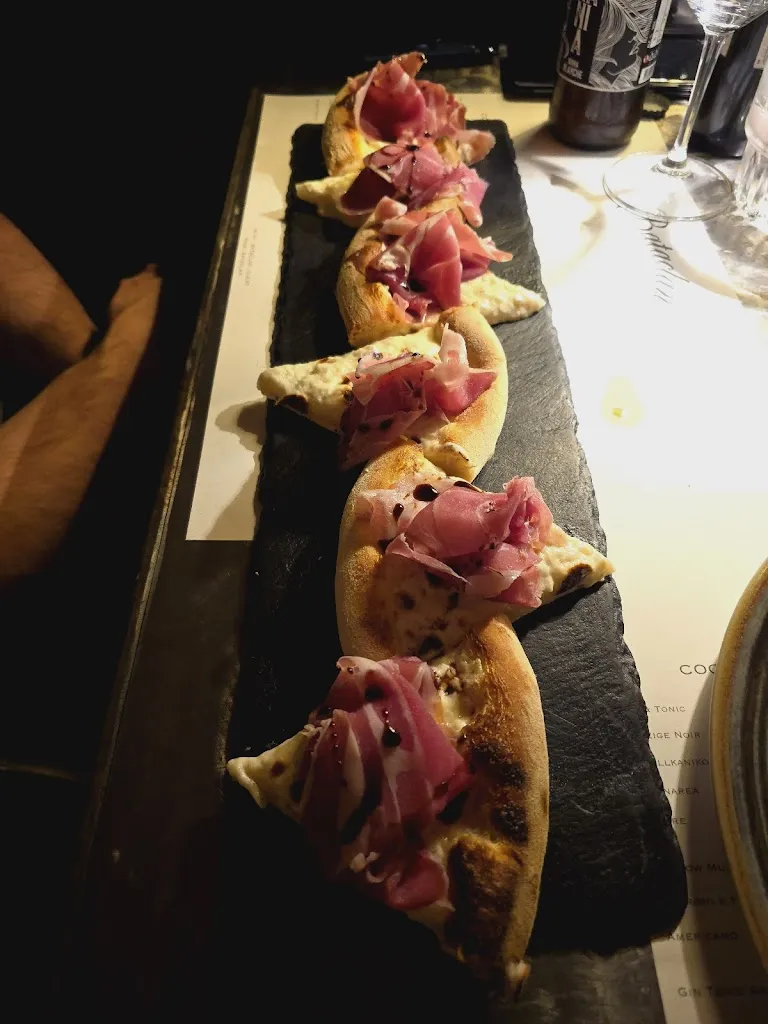 Armin Bromand_Bataclan Restaurant Pizza & Music_Valle d'Aosta_recensione