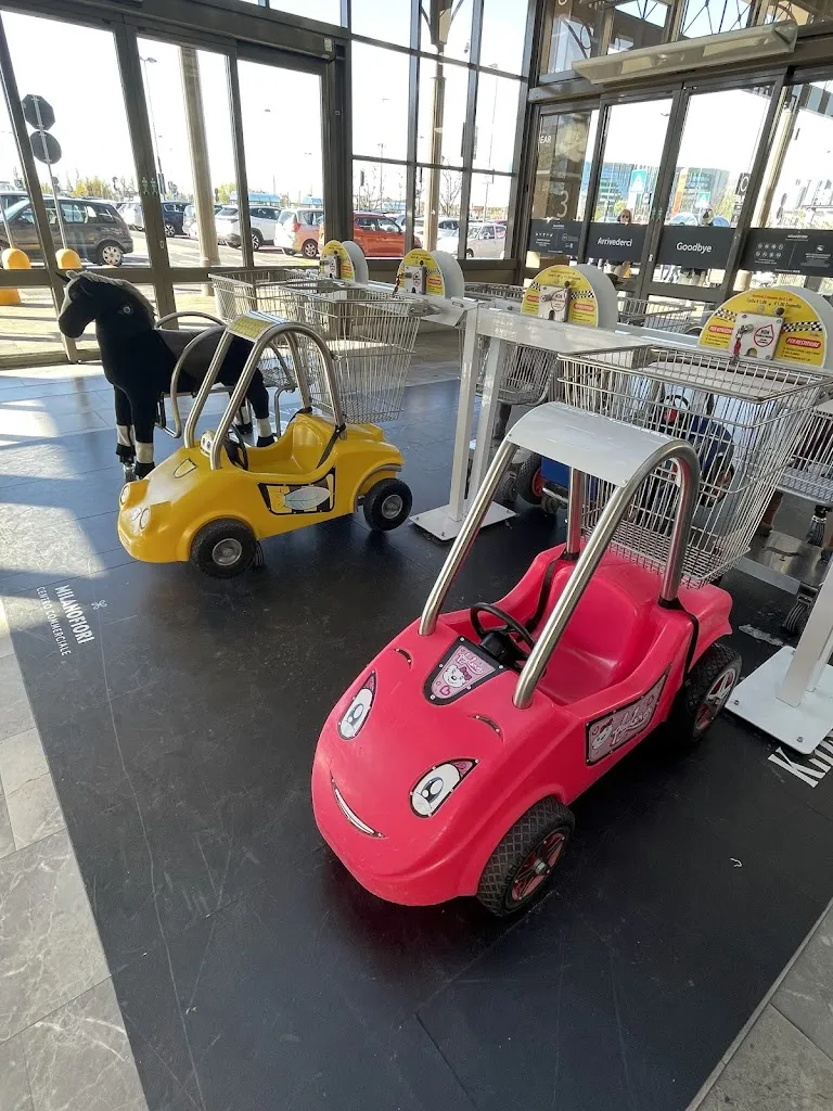 P.T. Sousa_Milanofiori • Centro Commerciale_Assago_review