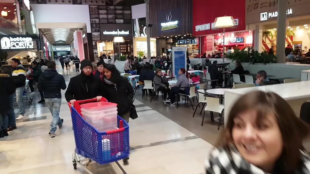 Milanofiori • Centro Commerciale_Assago_slider_image_2