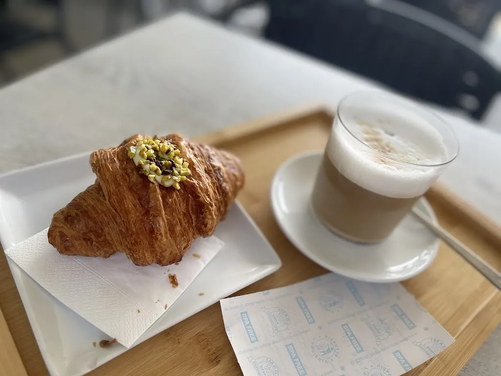 Vali Istratescu_Tramezzino.it | Assago Milanofiori Nord_Assago_review