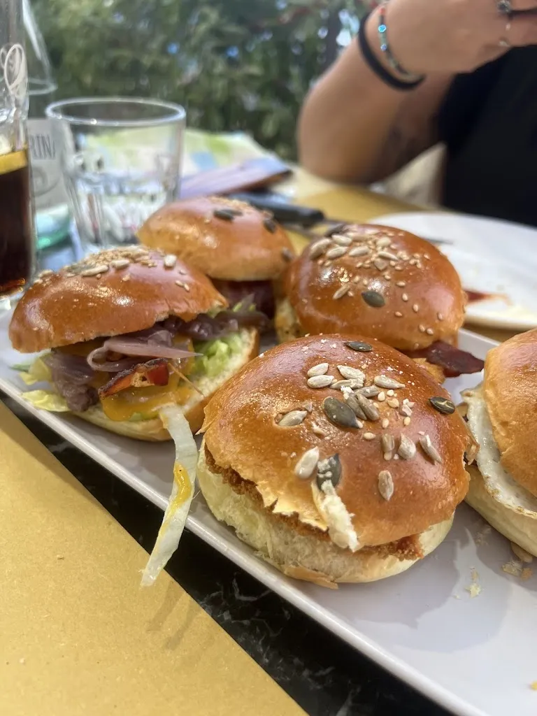 Laura Verzeletti_Hamburgeria dei fratelli Lombardi 20.20_Azzano Mella_review