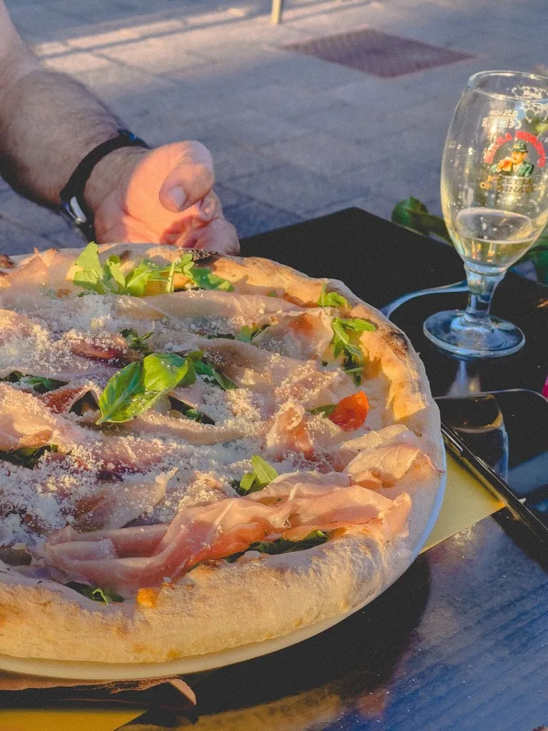 Pizzeria da Tony_Azzano Mella_slider_image_3