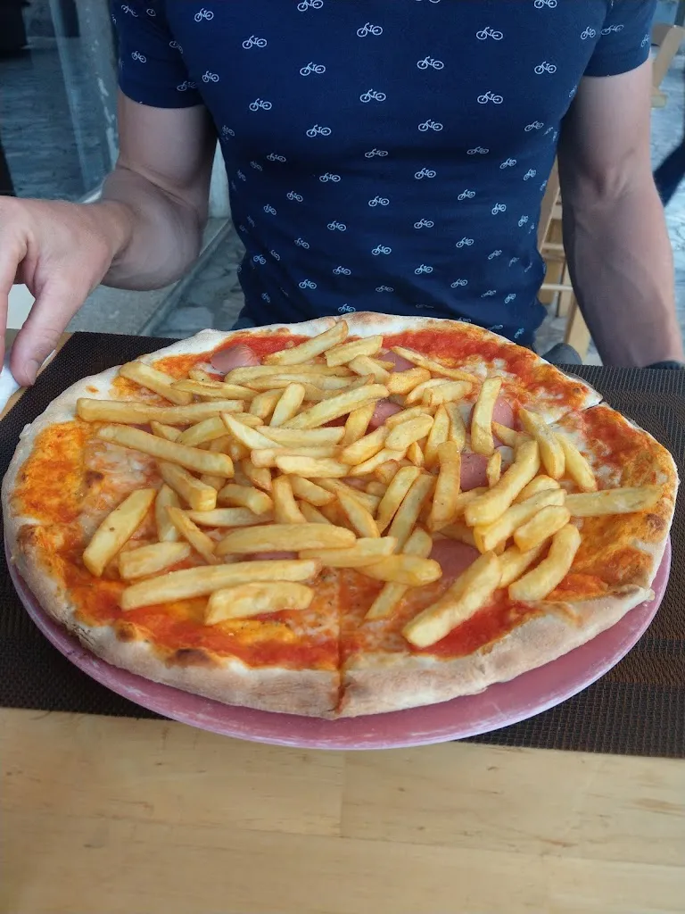 Andrea Szucs_Oriental food_Azzano San Paolo_review