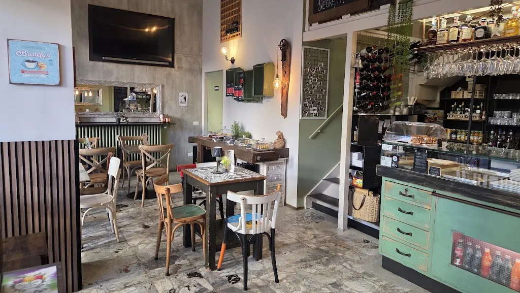 Hog Cafè & Bistrò restaurant in Azzano San Paolo