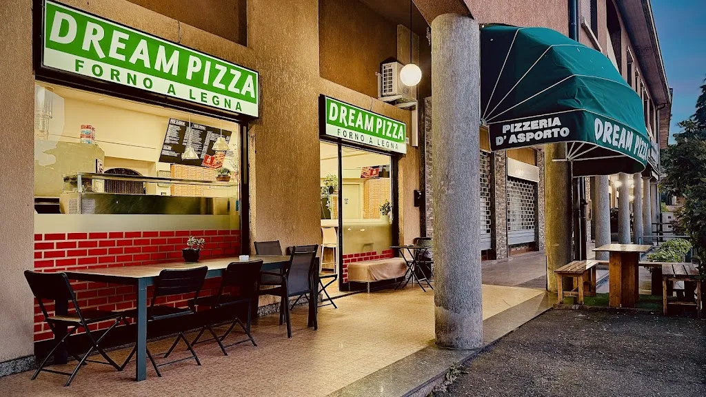 Dream Pizza restaurant in Azzate