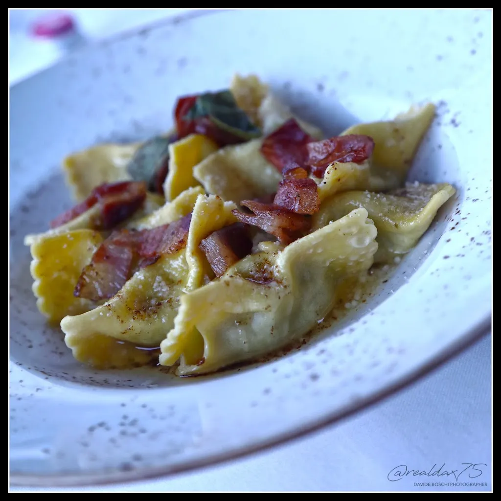 Al Caminone Ristorante & Bistrot restaurant in Azzone