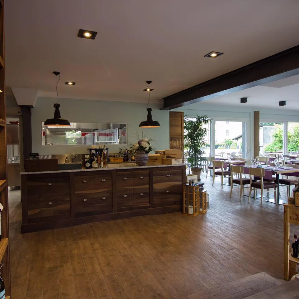 Osteria Monti Domaso restaurant in Aurogna