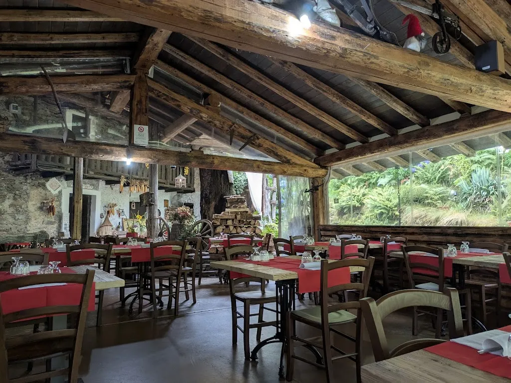 Ristorante Osteria Robustello restaurant in Aurogna