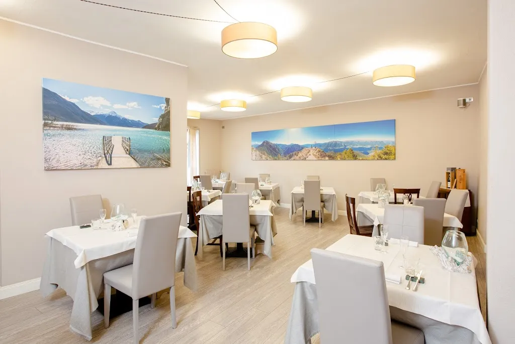 Spluga Pizzeria Contemporanea restaurant in Aurogna