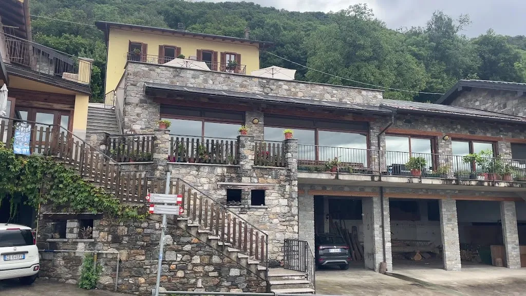 Lake Como North -Hotel Tamola restaurant in Aurogna