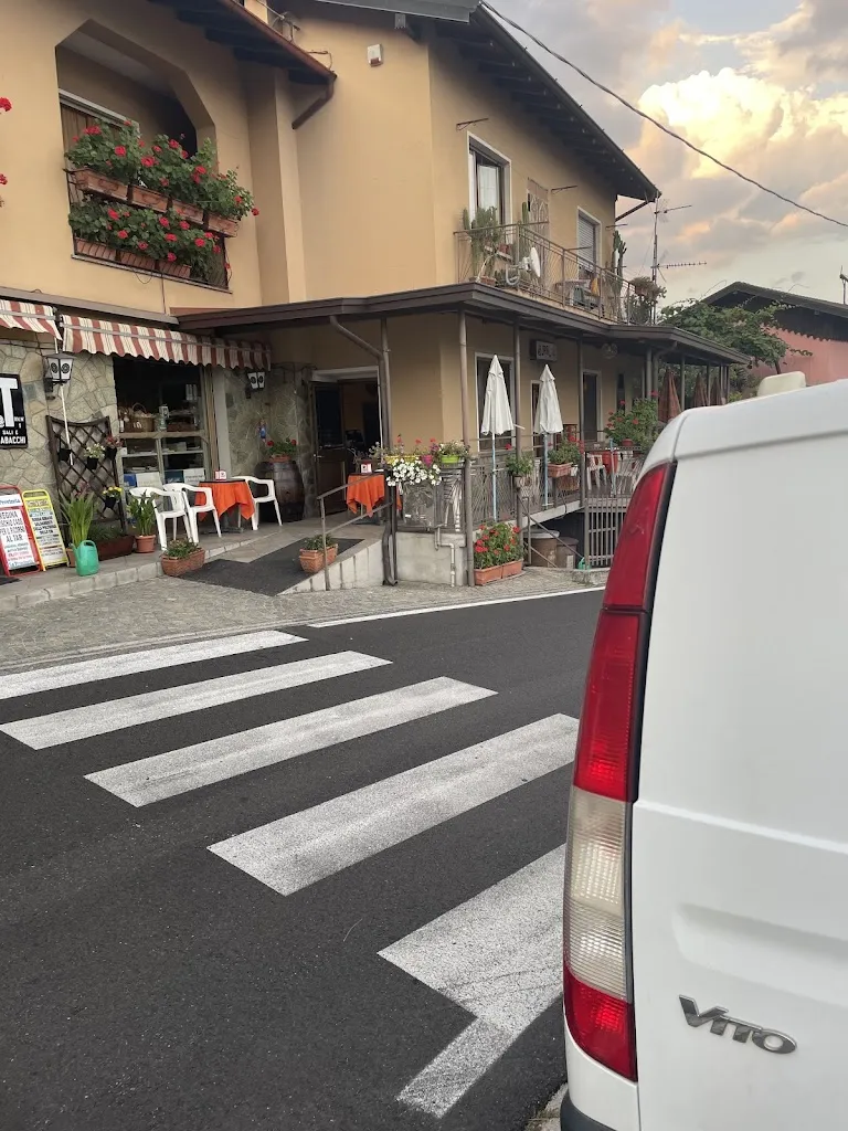 Antonio de la Cerda Marin_Bar Caffe'Aggio Vercana_Aurogna_review