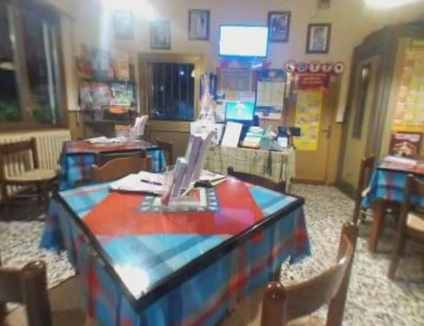 Bar Caffe'Aggio Vercana restaurant in Aurogna