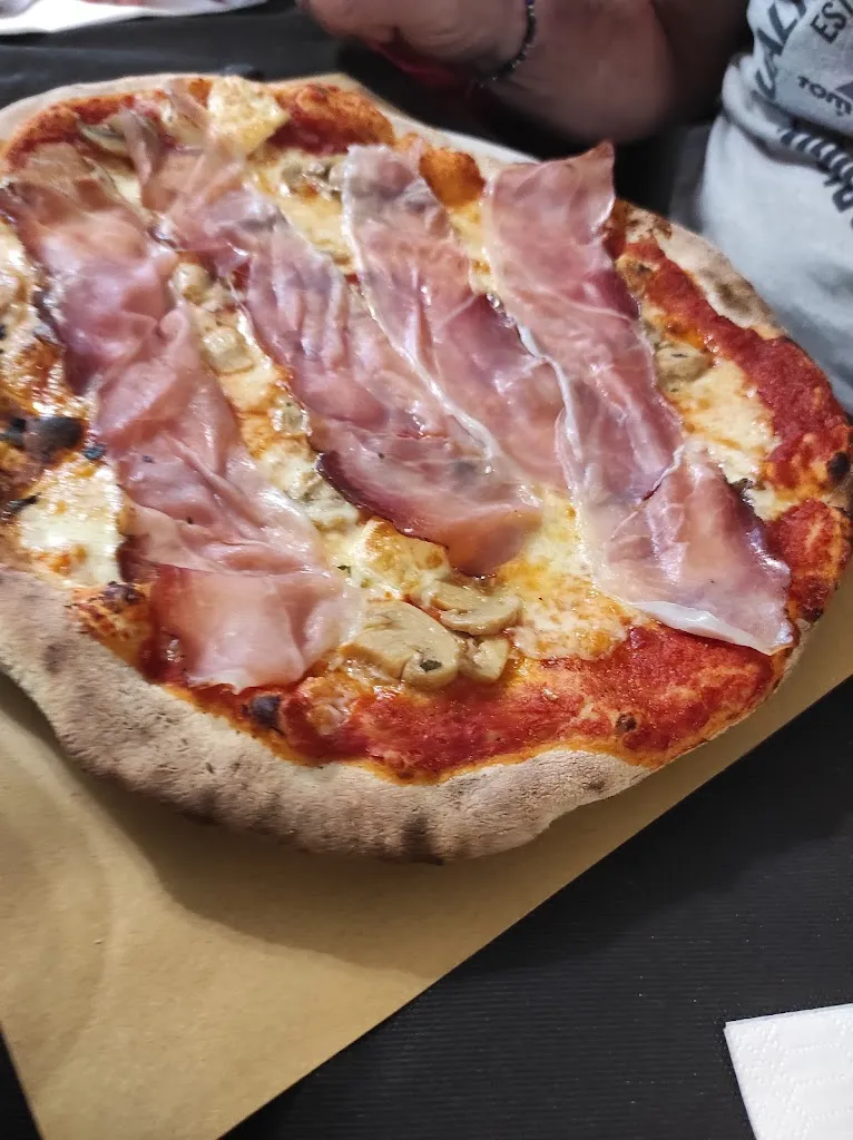 Sandra_Pizzeria Nuovo Fiore_Bagolino_review